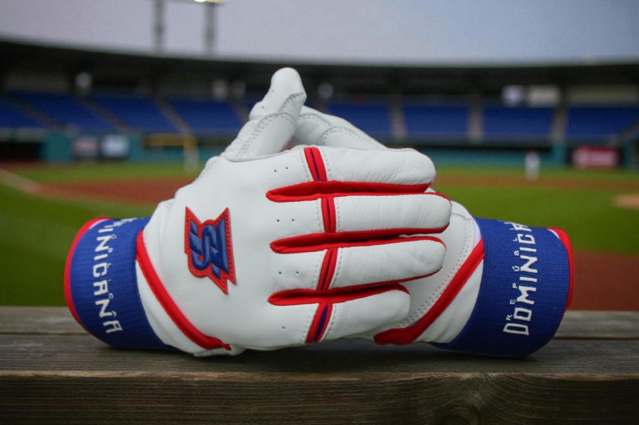 7S Batting Glove Dominican Republic Edition
